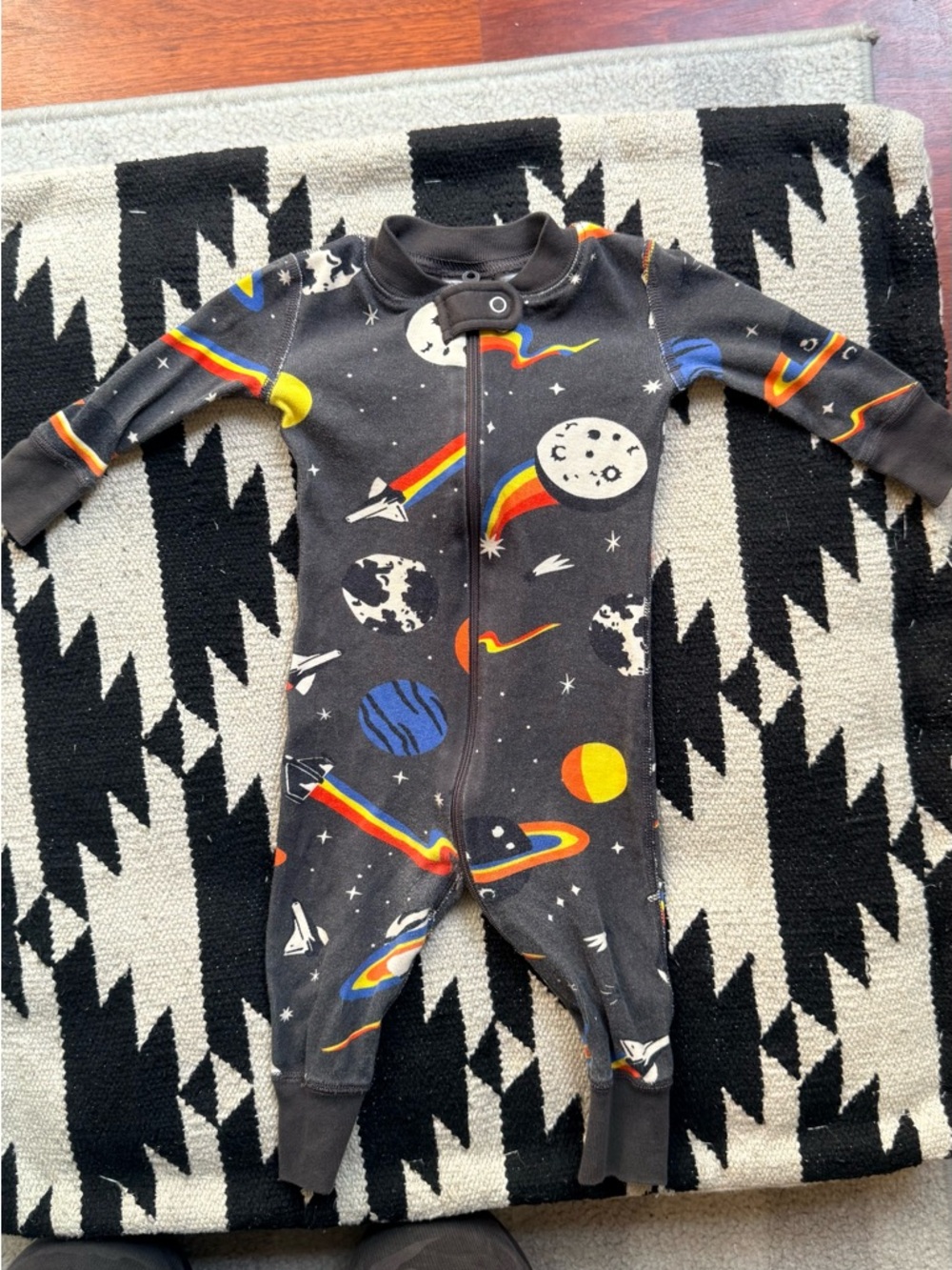 Hanna Andersson 3-6 mo Black Space-Print pajamas